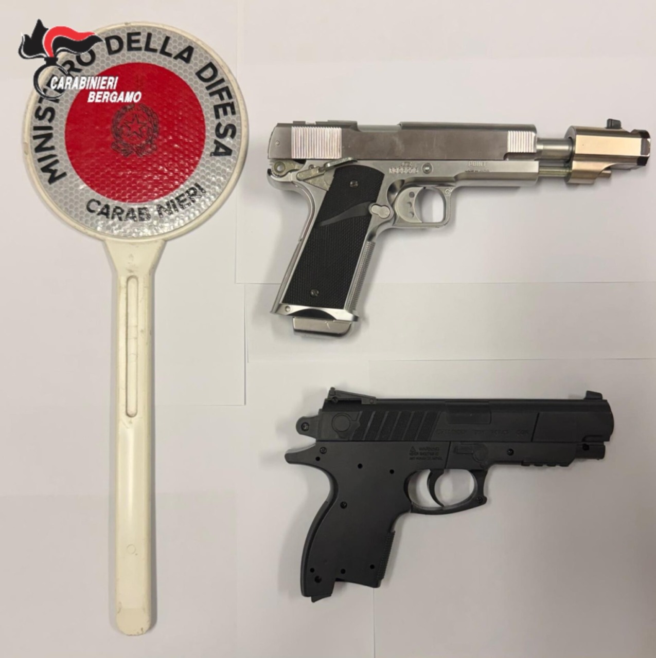 Rapina violenta con botte e minacce in un parcheggio, arrestato il secondo fuggitivo