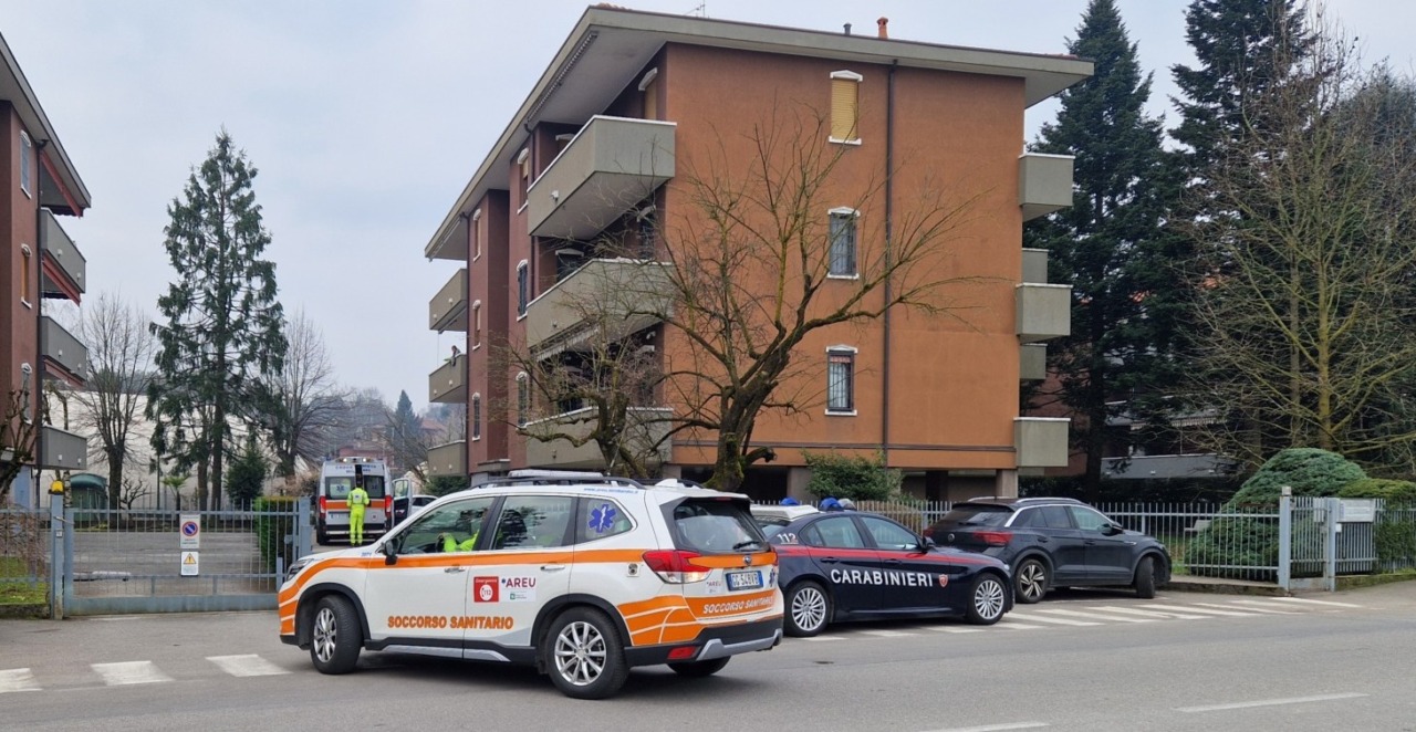 Dramma in Brianza, anziano precipita dal balcone di casa e muore sul colpo