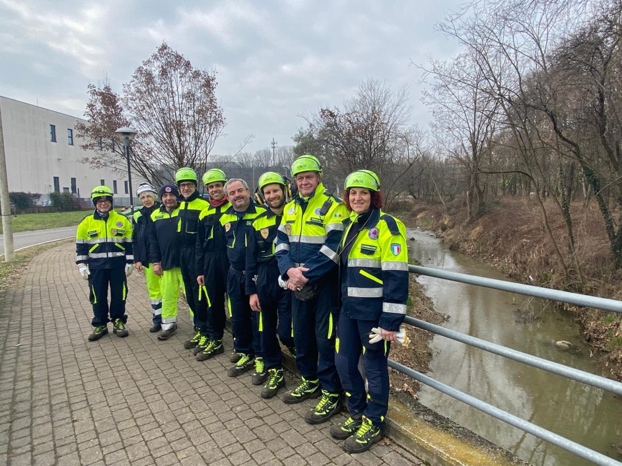 I Falchi ripuliscono il torrente Molgora