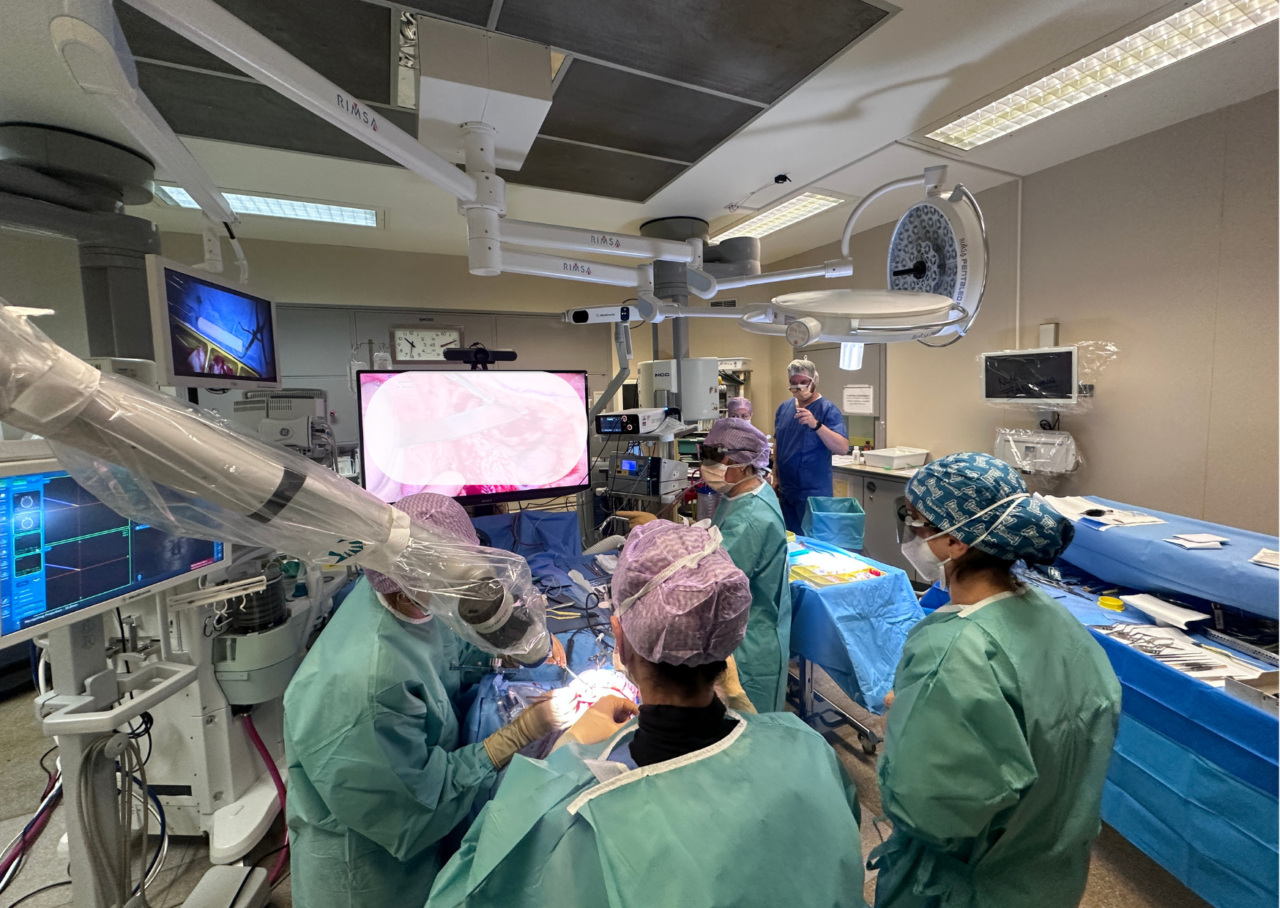 ASST Lecco: introdotto il sistema esoscopico ad alta precisione per la neurochirurgia cranica e spinale