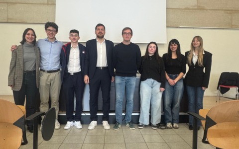 Al Liceo Agnesi, un’assemblea d’Istituto sul ruolo dei giovani nella politica
