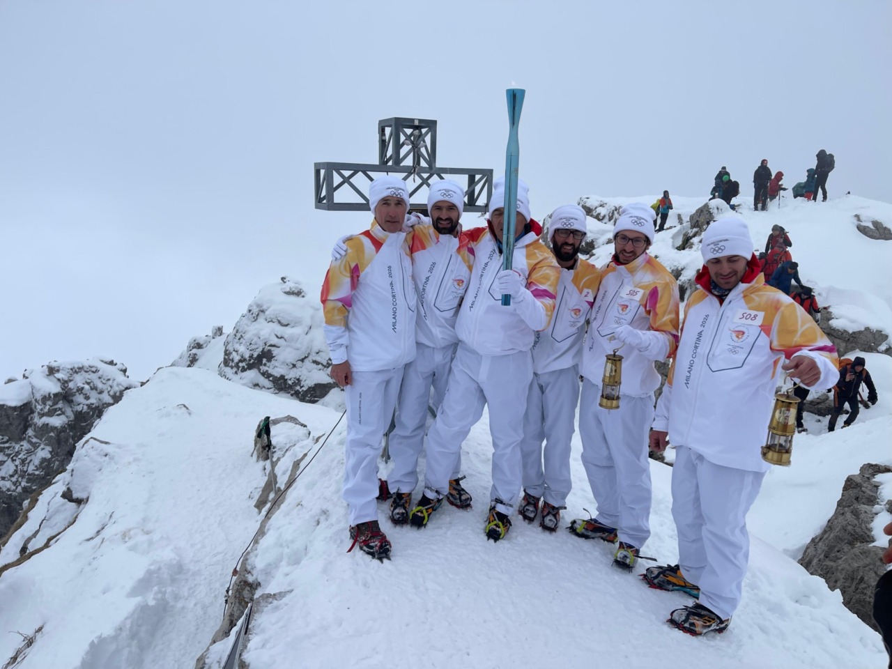 Torcia olimpica in Grignetta, in vendita online una tuta da tedoforo: la condanna dei Ragni
