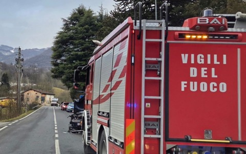 Paura in Valsassina: tre giovanissimi coinvolti in un incidente stradale