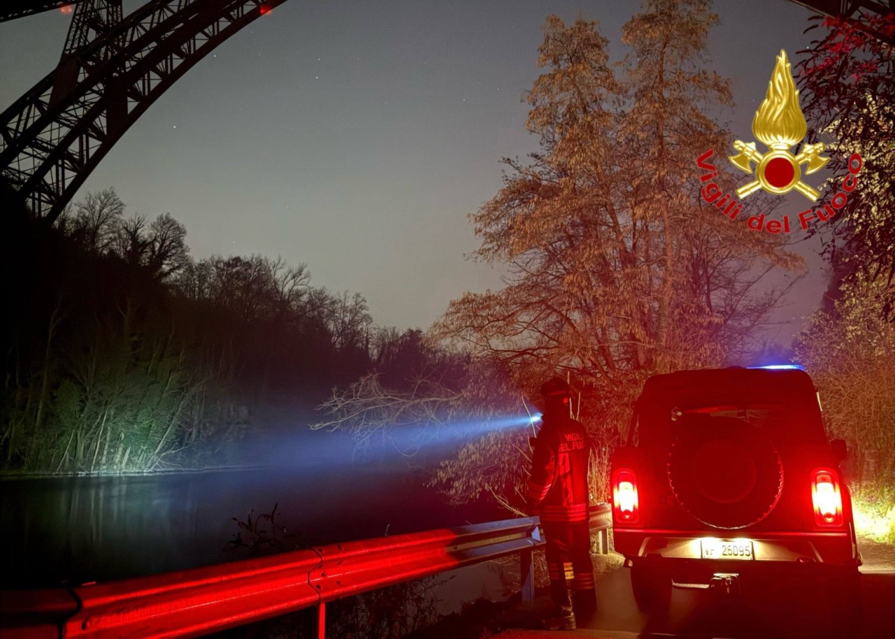 In stato di alterazione in riva all’Adda: soccorso un giovane