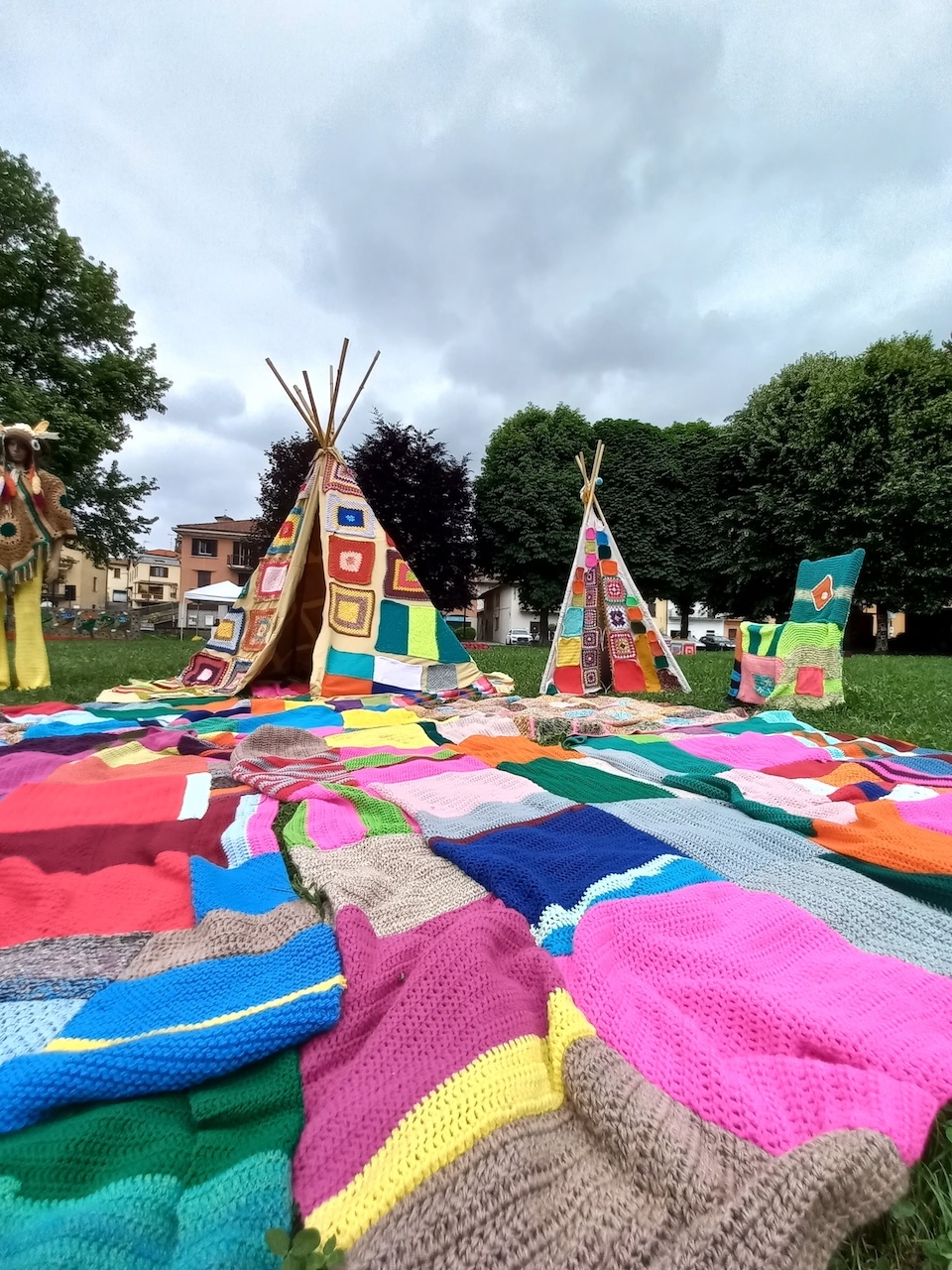 Yarn Bombing a Barzanò: dal 12 al 14 giugno la quinta edizione