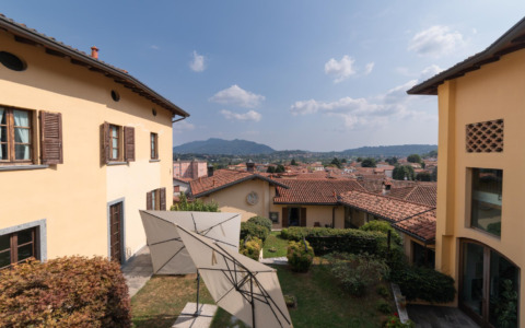 “Un’altra luce, lo stesso orizzonte”: obiettivo raggiunto, raccolti 240mila euro per i serramenti del Nespolo