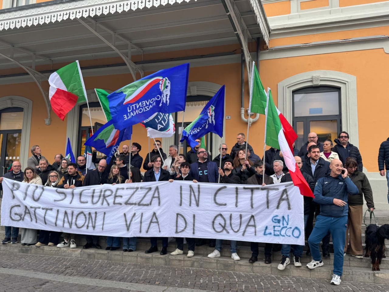 Gioventù Nazionale in presidio a Lecco: “Necessario un nuovo piano di sicurezza che riporti l’ordine”