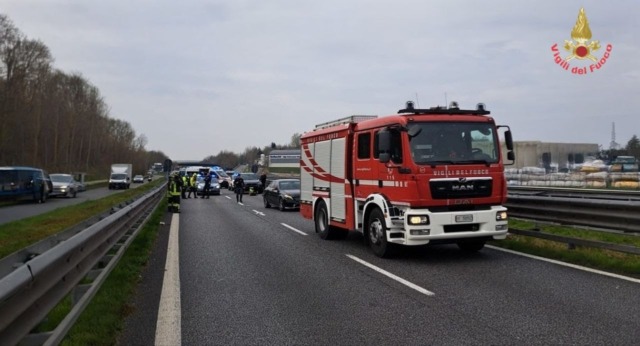 Schianto fatale lungo la Statale 36: morto un uomo, strada chiusa