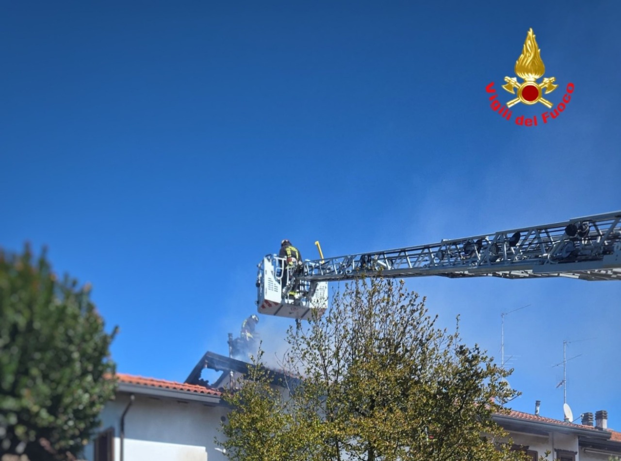 Vigili del Fuoco: doppio intervento per incendi ai tetti tra Brivio e Casatenovo