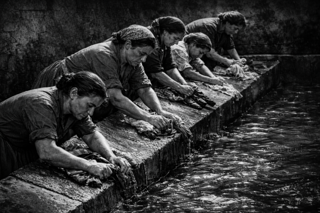 Dalla fatica alla fiducia: dove l’acqua scorre, l’uguaglianza cresce