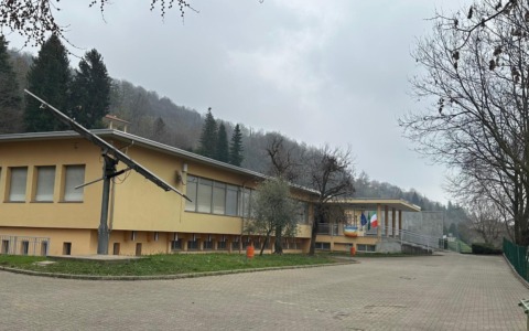 Scuole chiuse per lo sciopero contro la segretaria: l’ira del sindaco