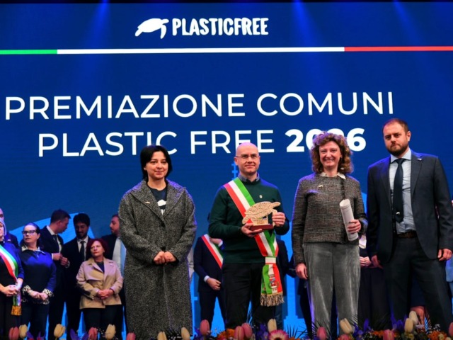 Il Comune di Lomagna premiato a Roma per l’impegno “plastic free”