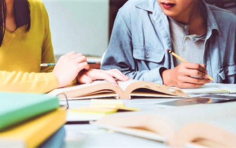 Sostegno allo studio per i ragazzi del territorio: a Colle e Castello arriva “OggiStudio”