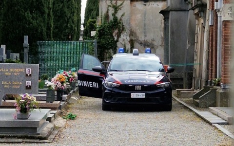 Tragedia al cimitero, uomo trovato senza vita