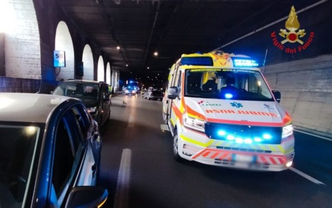 Incidente nella Galleria Borbino sulla Statale 36: 6 persone coinvolte e lunghe code verso Lecco