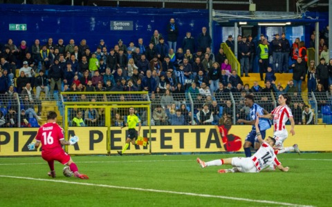 Il Lecco trova la sorpresa nell’uovo: 2-0 al Vicenza campione