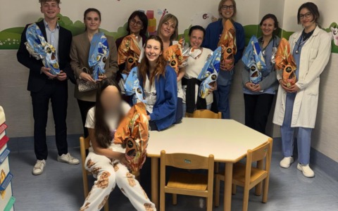 La Lega Giovani porta le uova di Pasqua ai bimbi ricoverati al Mandic