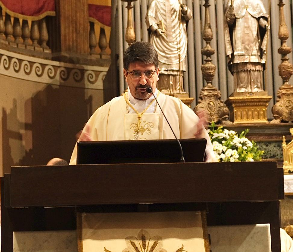 Il messaggio del prevosto di Lecco per la Pasqua: “Gesù risorge e subito si dedica alla terra”