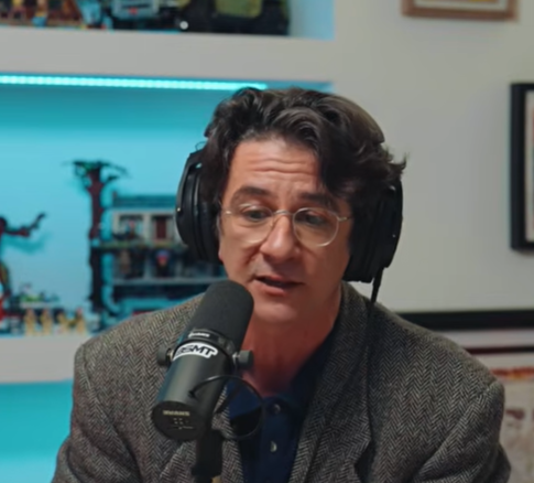 In un podcast l’attore Francesco Mandelli ricorda gli spettacoli con don Angelo