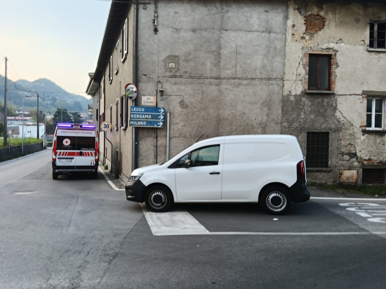 Trovato morto nella sua auto