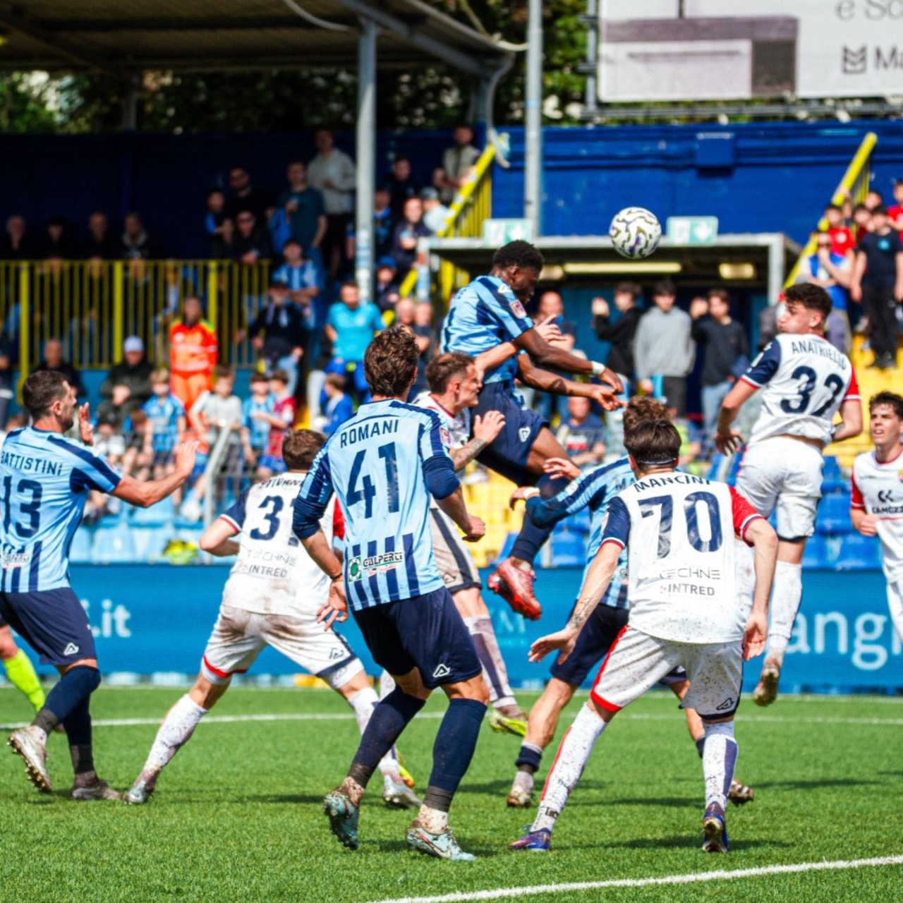 Finisce 2 a 2 tra Calcio Lecco e Lumezzane in una gara che ha rischiato di saltare per colpa della pioggia