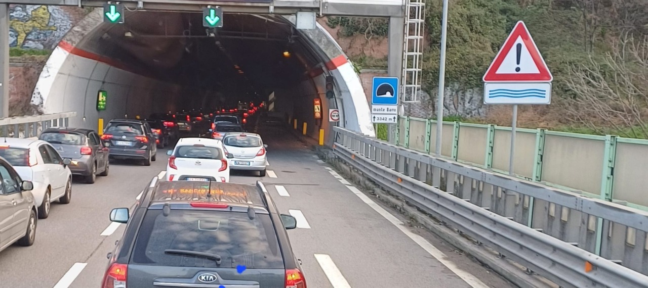 SS36 in tilt: incidenti e rallentamenti