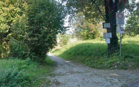 Corse in moto sui sentieri, la denuncia di un runner