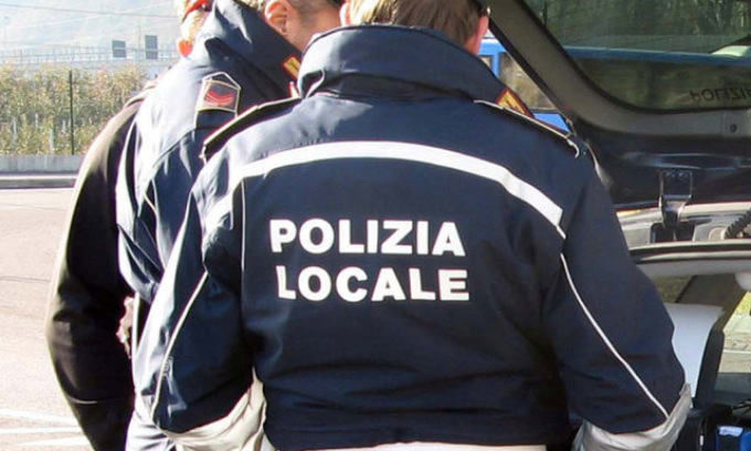 Bilancino e cannabis nel sottosella: fermato un baby pusher