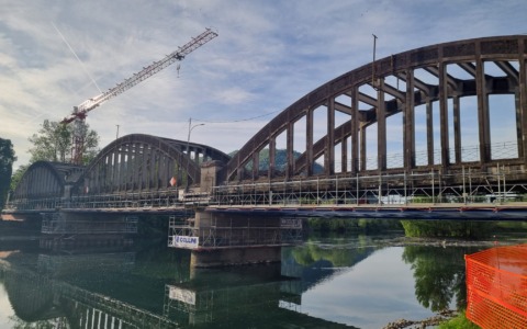 Ponte di Brivio chiuso e disagi, il Pd bergamasco: “Paghiamo trent’anni di ritardi e promesse mancate”