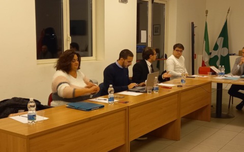 Debora Piazza scaricata dal suo gruppo consiliare: “Distanza incolmabile dalle sue dichiarazioni”