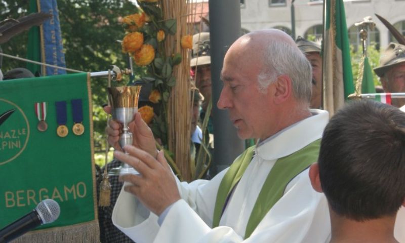 La comunità di Carvico piange don Galdino Beretta, aveva 85 anni