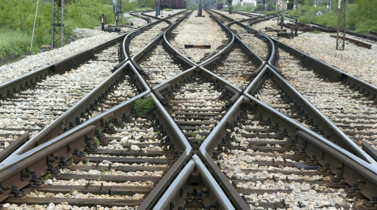 Lavori sulla rete ferroviaria: dal 7 giugno al 5 luglio stop ai treni tra Triuggio, Lecco e Como
