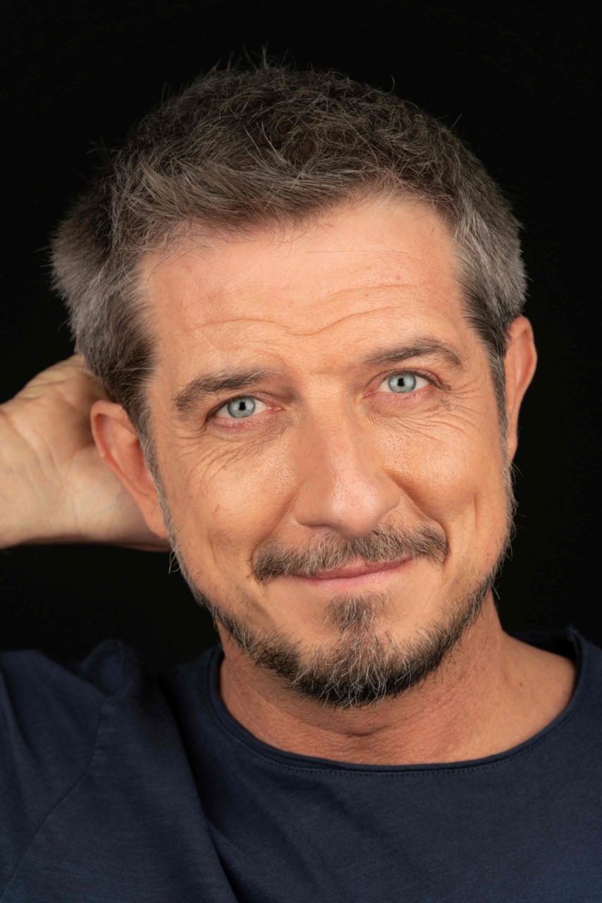 Paolo Ruffini sul palco del Manzoni con il suo ultimo romanzo
