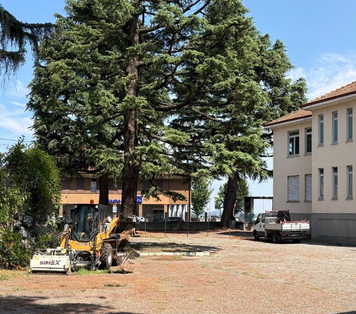 Partiti i lavori al cortile della scuola primaria del centro di Casatenovo