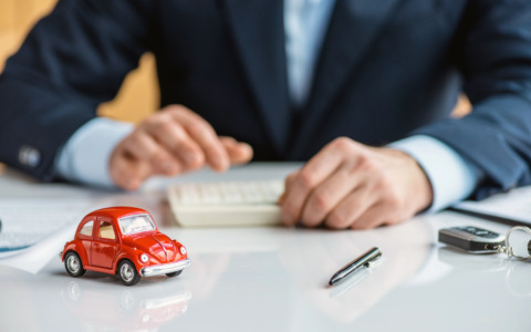 RC Auto e acquisti last minute: perché aspettare la scadenza fa salire il premio