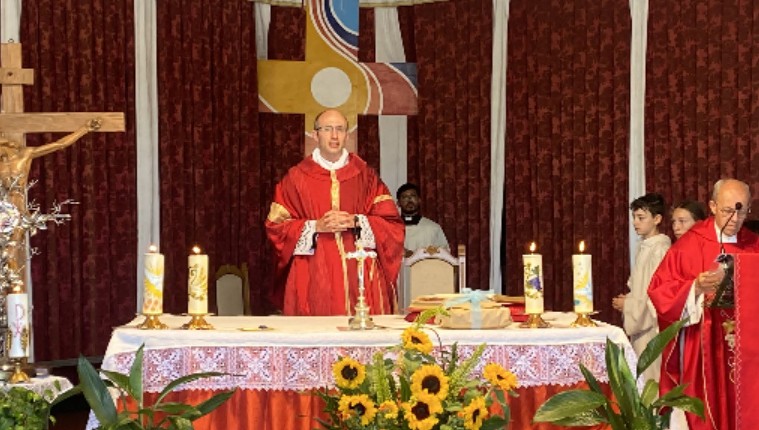 La festa per don Davide sacerdote da cinque anni