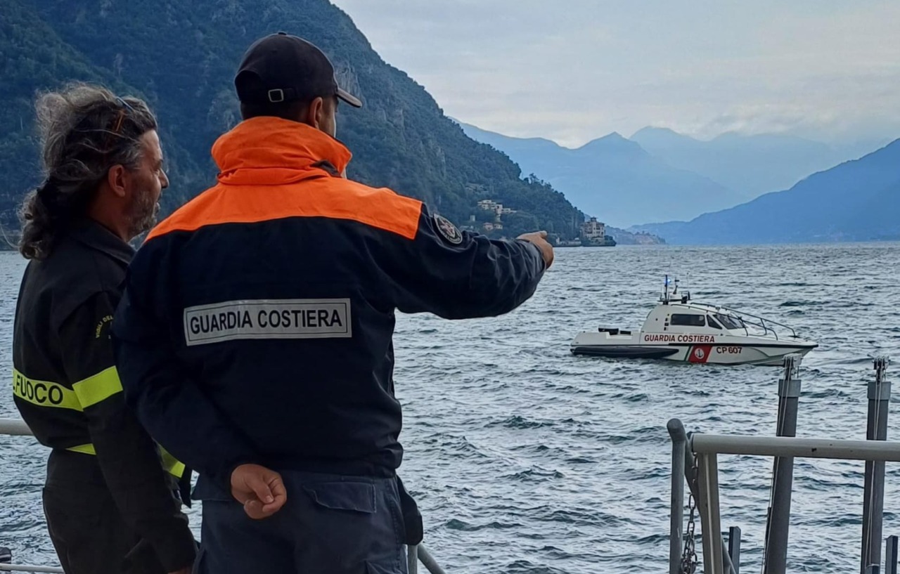 Disperso nel lago: riprese all’alba le ricerche