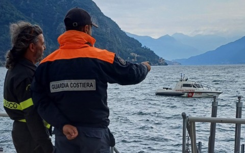 Disperso nel lago: riprese all’alba le ricerche
