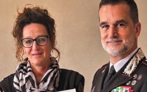 300 litografie ai Carabinieri: il dono dell’artista Luisa Colombo