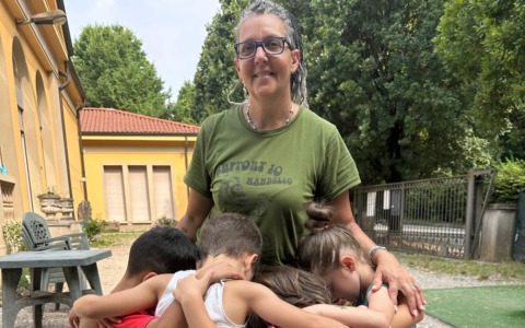 La maestra Francesca lascia l’infanzia di Olgiate dopo 17 anni: “Bimbi, siate sempre curiosi”