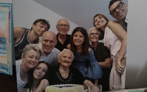 Nonna Mariuccia ha spento 101 candeline: “Par sta ben bisugna fà quel che se vor”