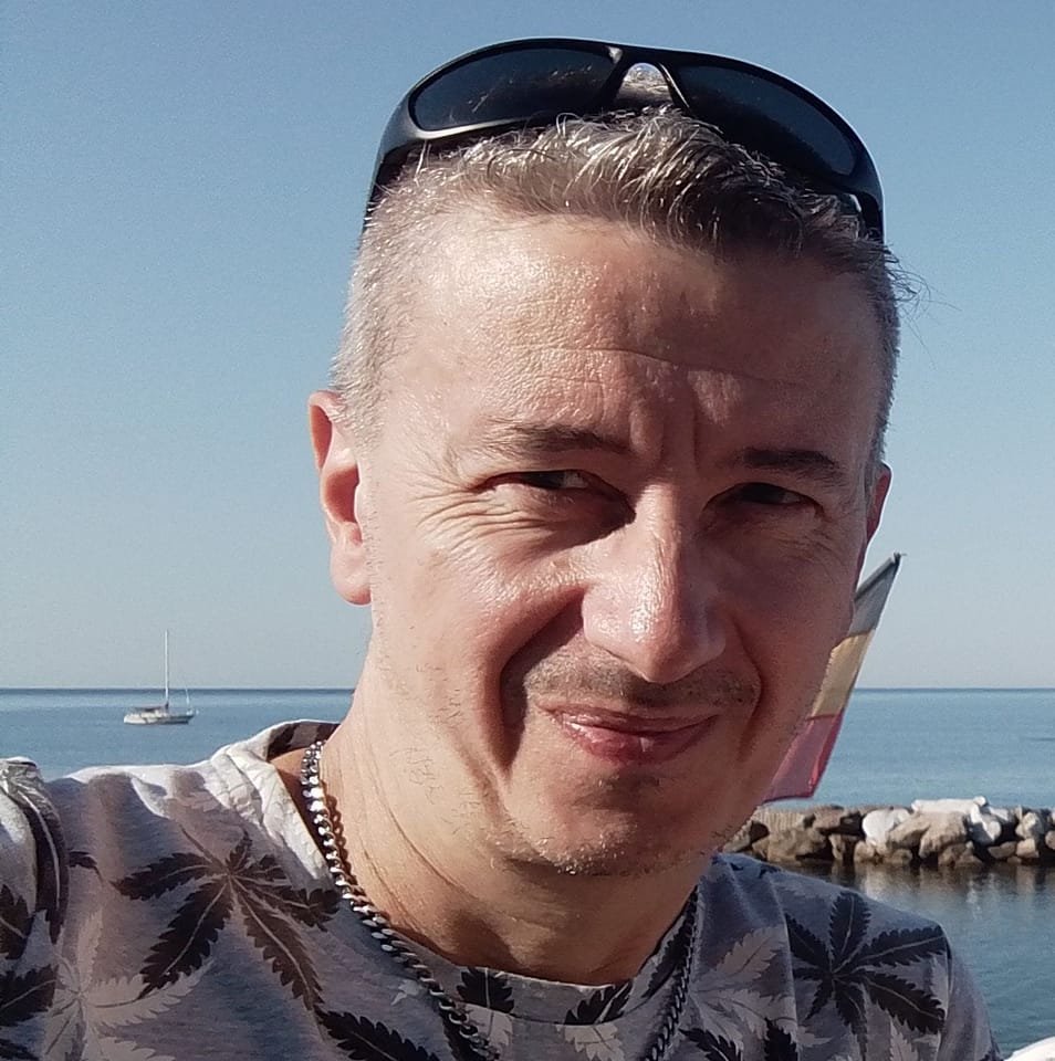 Uccise la madre, viene messo in libertà