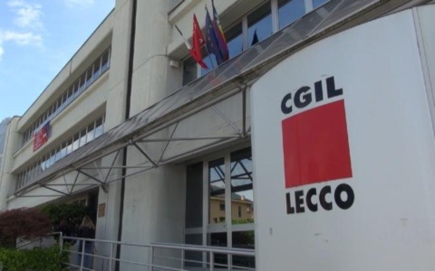 Lecco, allarme di Cgil, Spi e Federconsumatori: salari fermi, caro vita e crisi della casa mettono in difficoltà le famiglie