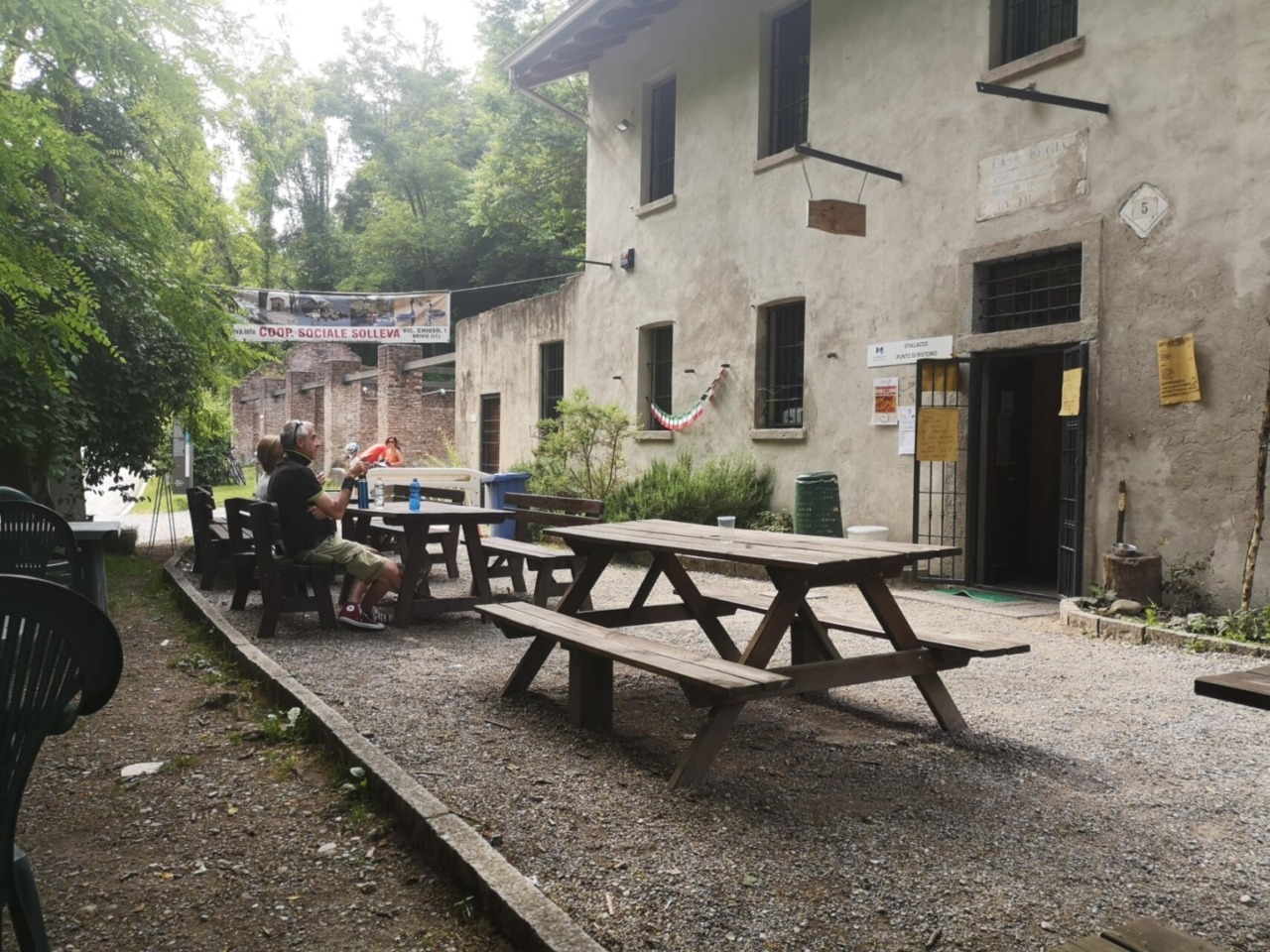 Ferragosto sul fiume e calici al tramonto: lo Stallazzo anima l’estate sull’Adda