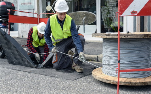 Verderio, ripartono gli allacciamenti alla fibra ottica: Open Fiber dovrà completare i ripristini stradali