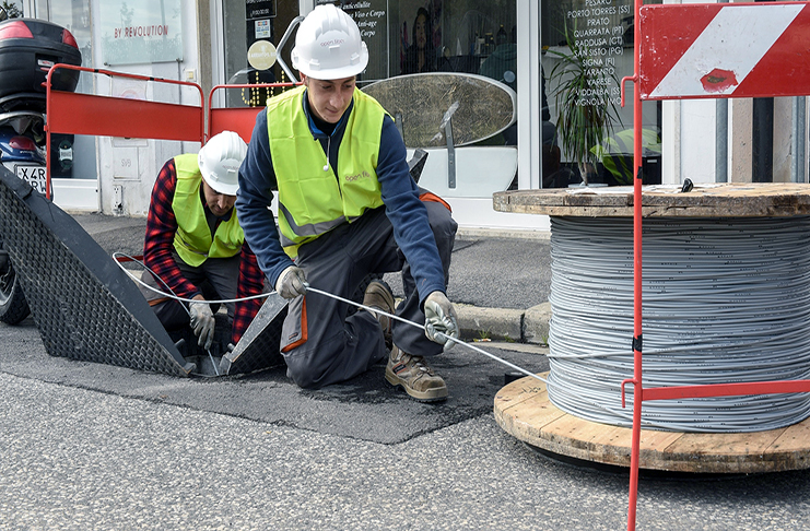 Verderio, ripartono gli allacciamenti alla fibra ottica: Open Fiber dovrà completare i ripristini stradali
