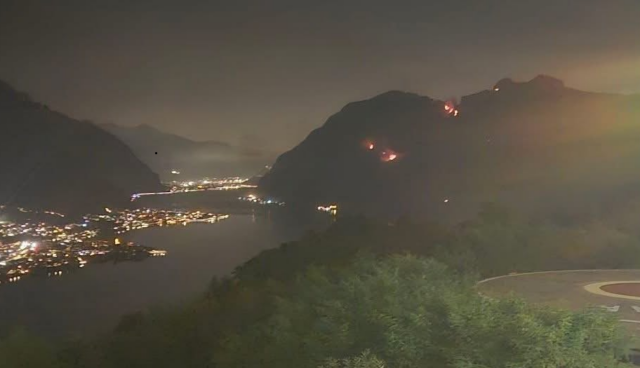 Le fiamme su Moregallo hanno bruciato 200 ettari