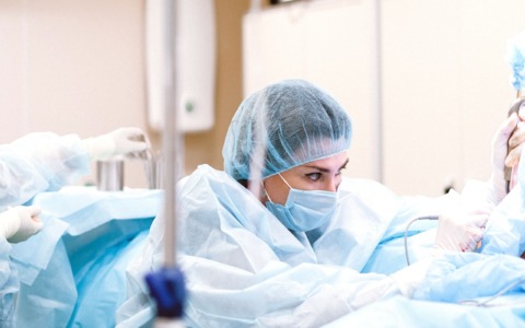 Concorso per 100 infermieri nel Lecchese: 60 posti negli ospedali e 40 sul territorio