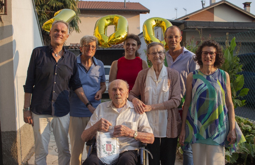 Casatenovo, Umberto Buzzi compie 100 anni: «Polenta, un bicchiere di vino e una vita semplice»