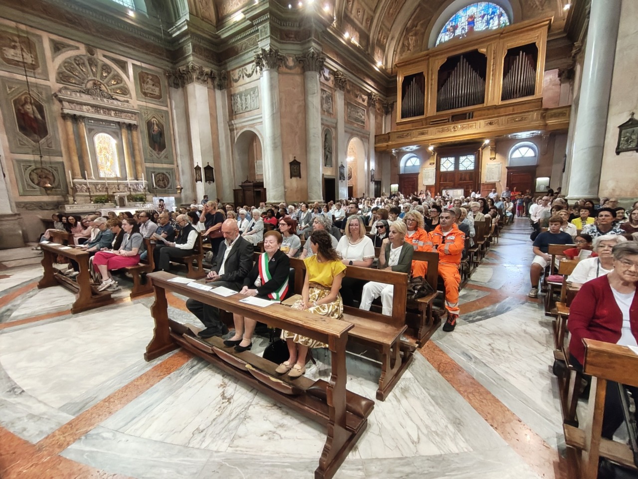 La comunità ringrazia don Carlo Pirotta: “Hai trasformato la malattia in Vangelo”